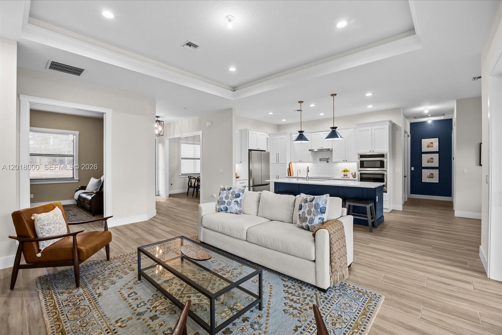 PINE HOLLOW UNITS THREE & - Residential