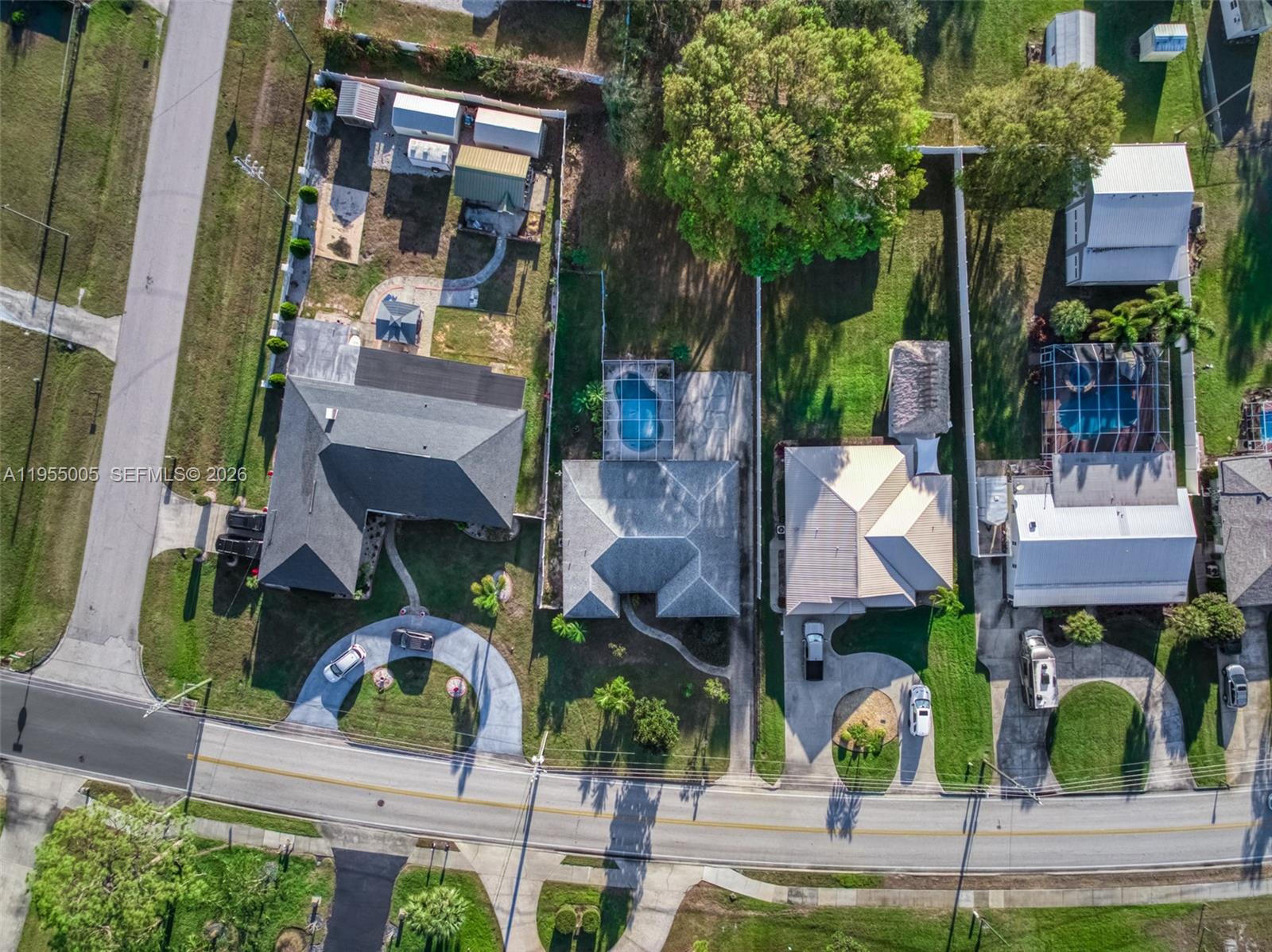 HIGHLAND TOWERS - Residential