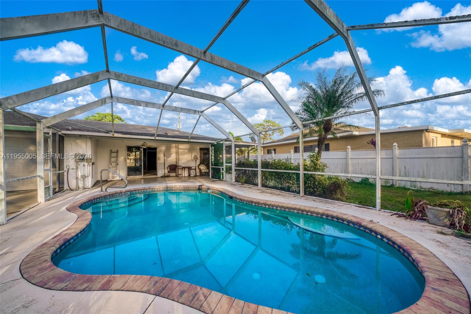 HIGHLAND TOWERS - Residential