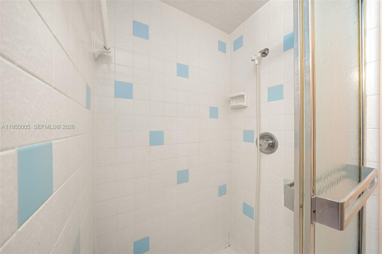 HIGHLAND TOWERS - Residential