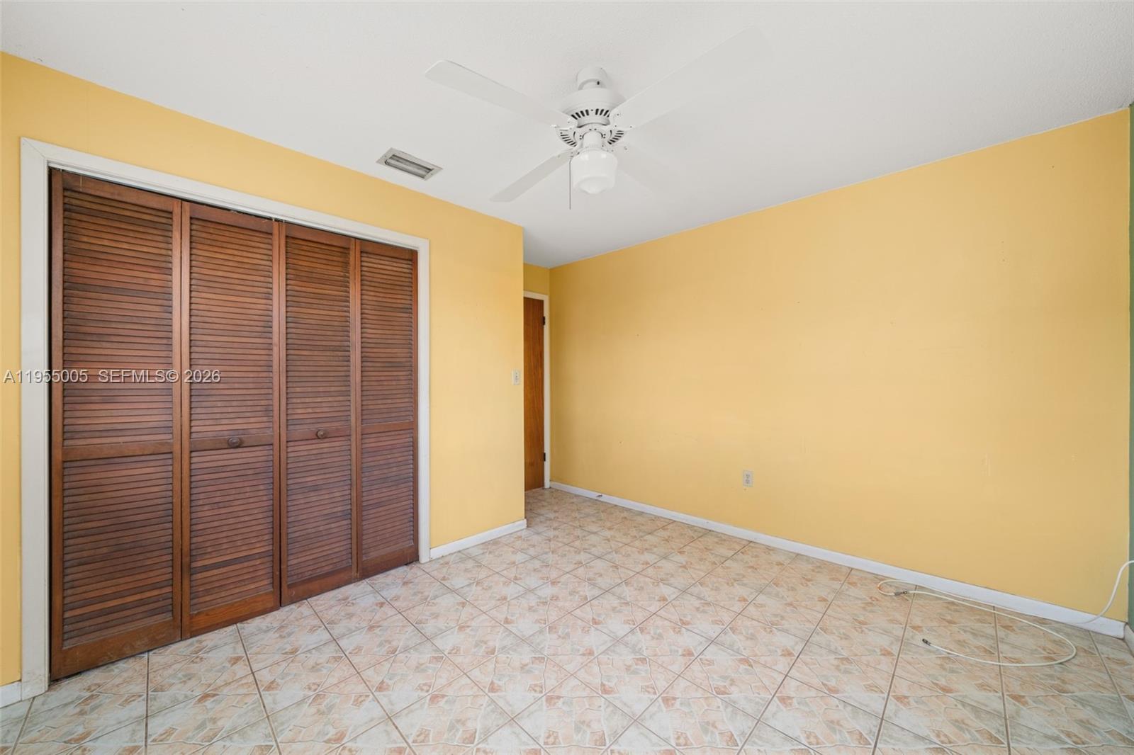 HIGHLAND TOWERS - Residential