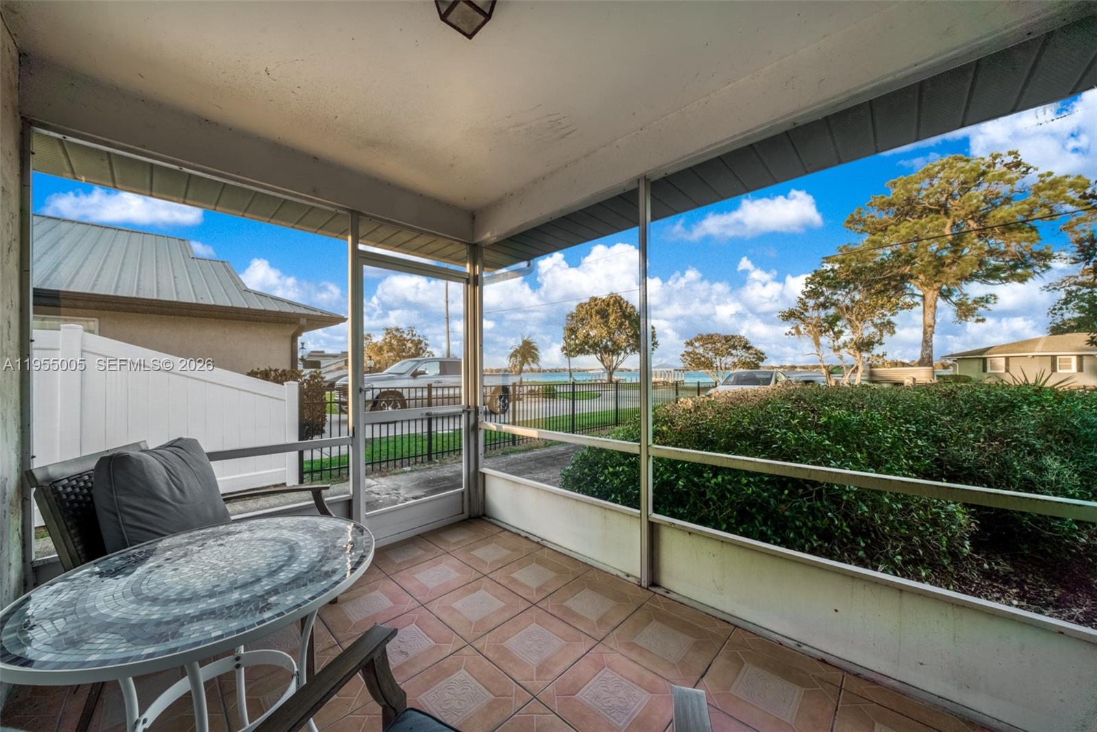 HIGHLAND TOWERS - Residential