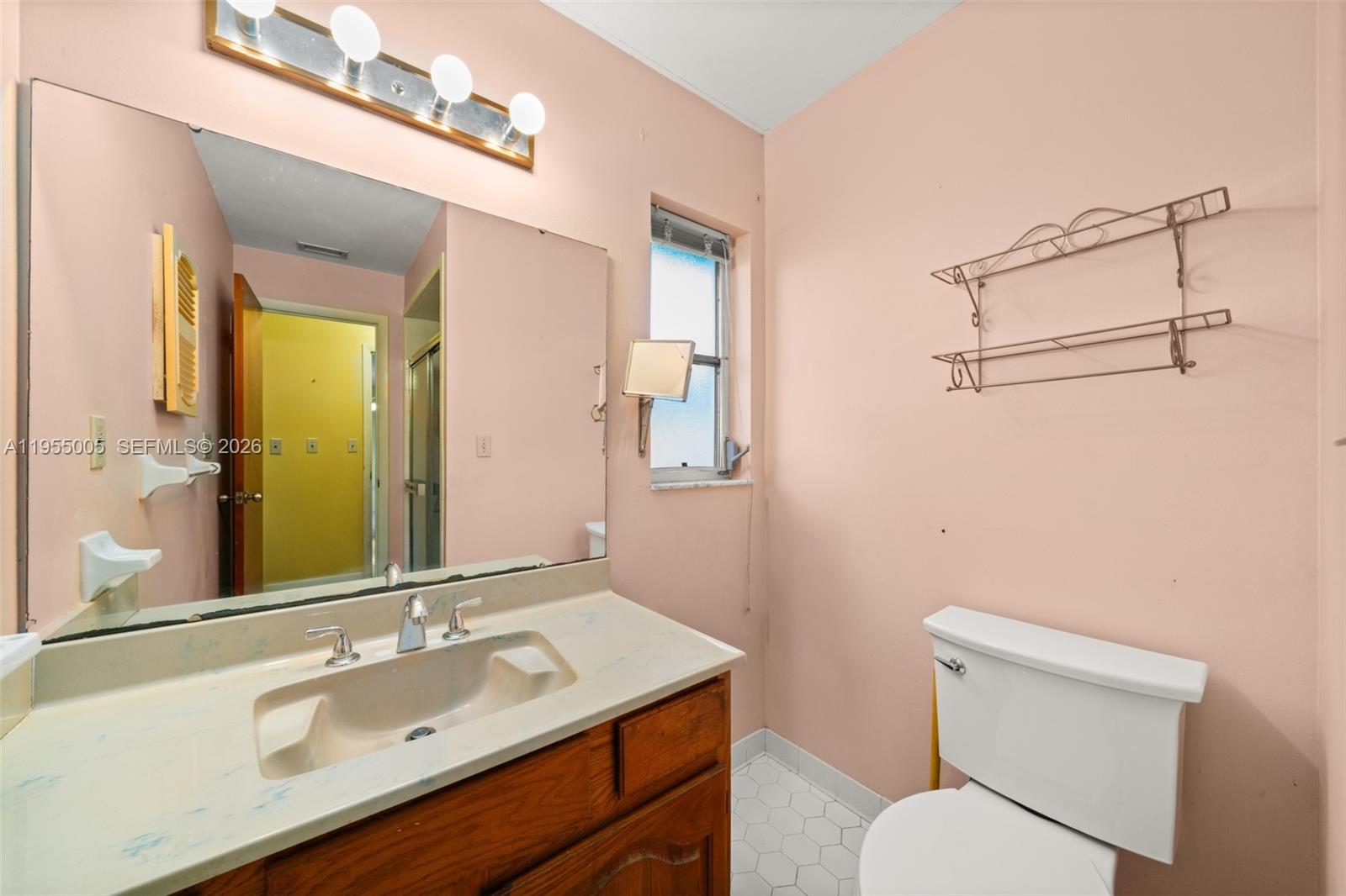 HIGHLAND TOWERS - Residential