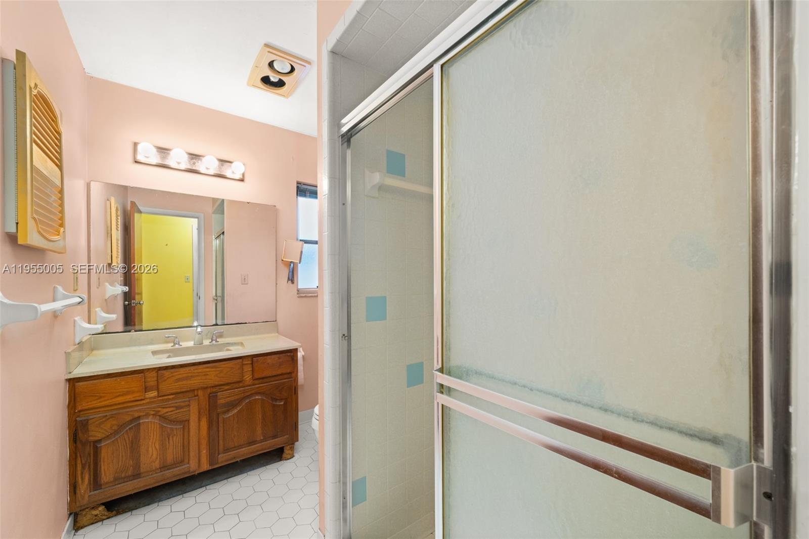 HIGHLAND TOWERS - Residential