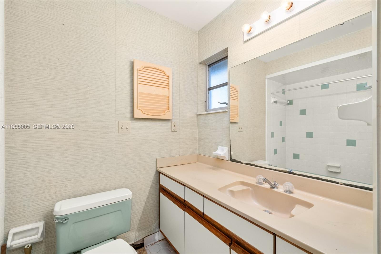 HIGHLAND TOWERS - Residential