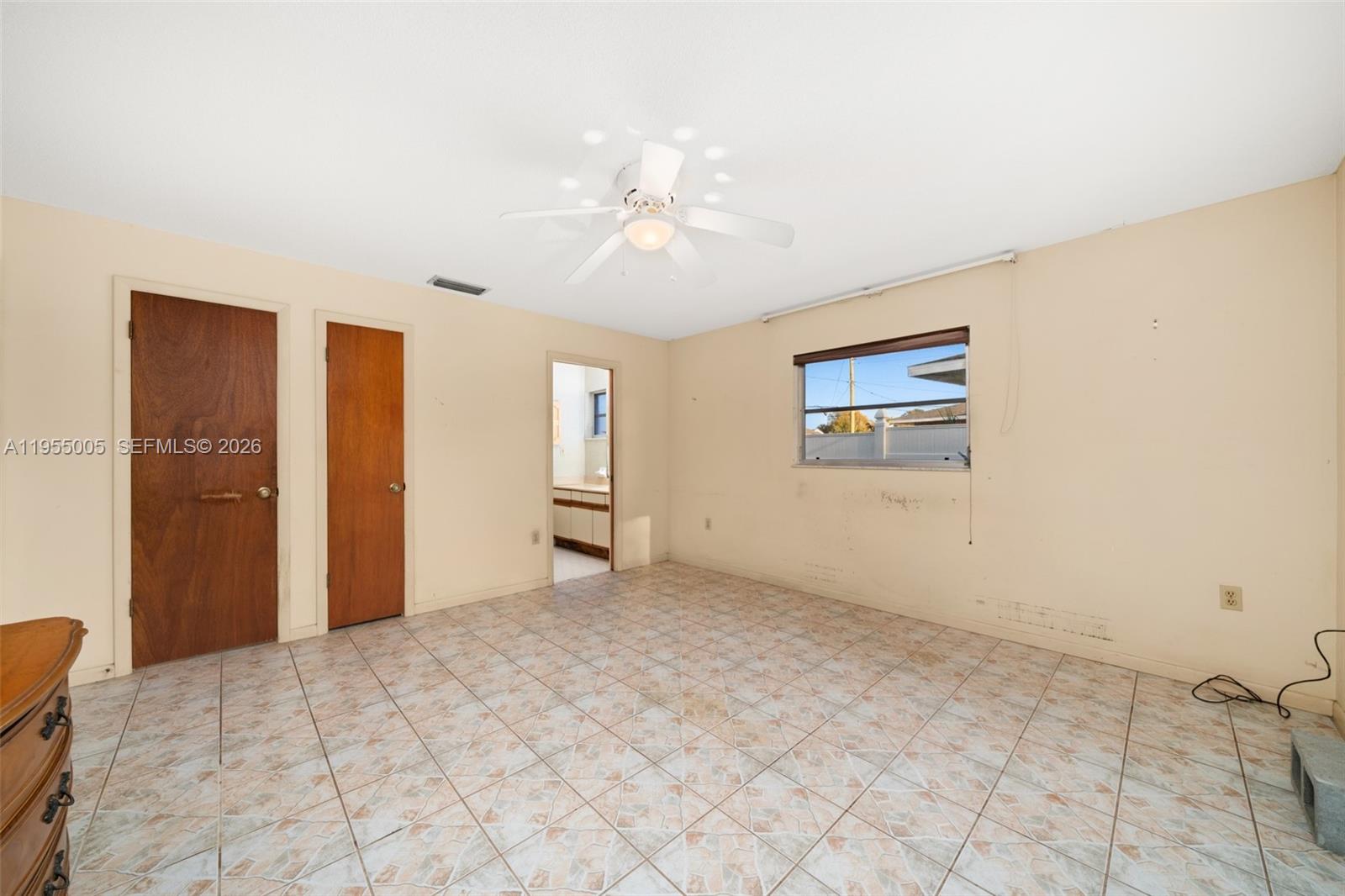 HIGHLAND TOWERS - Residential