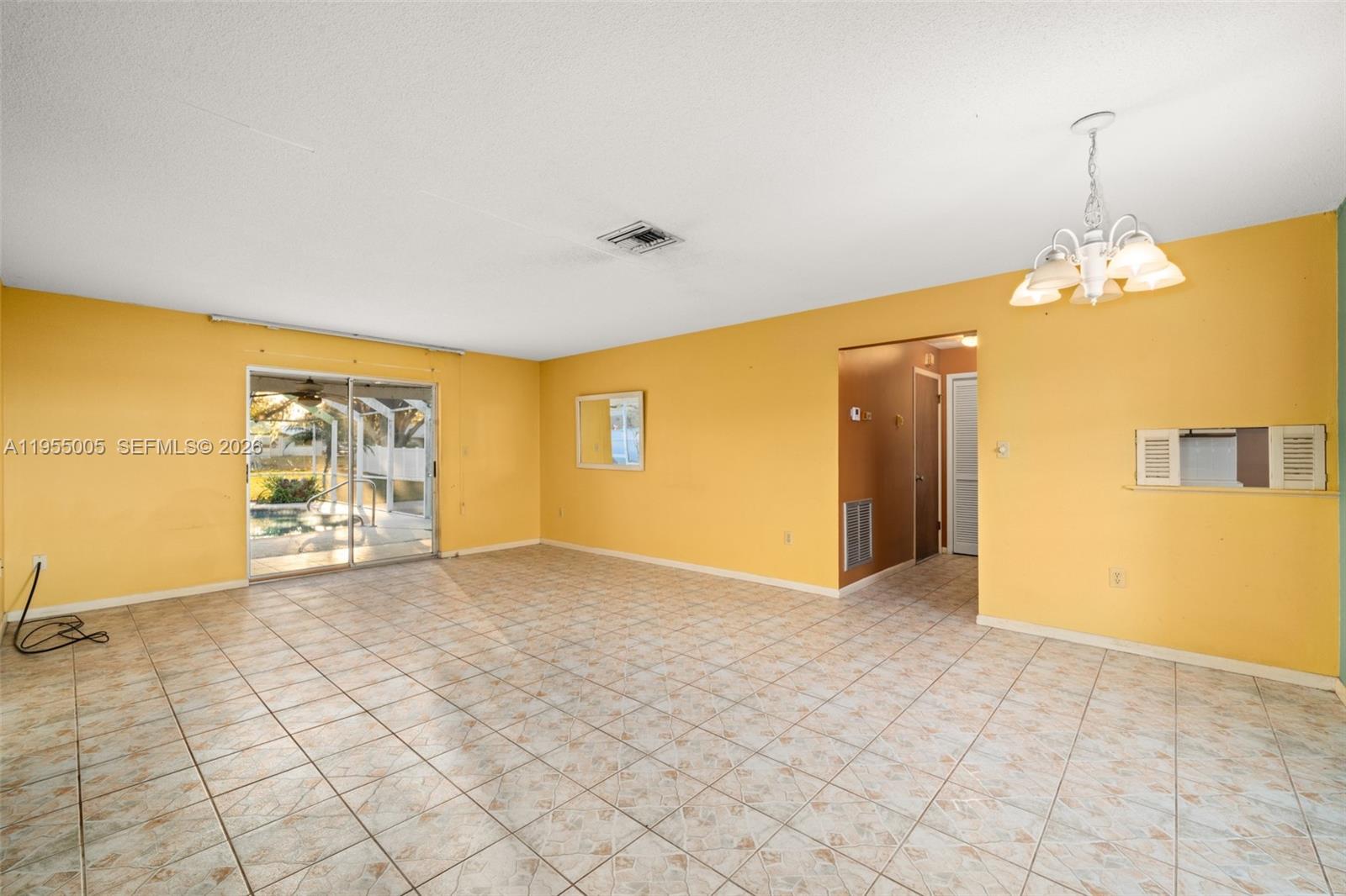 HIGHLAND TOWERS - Residential