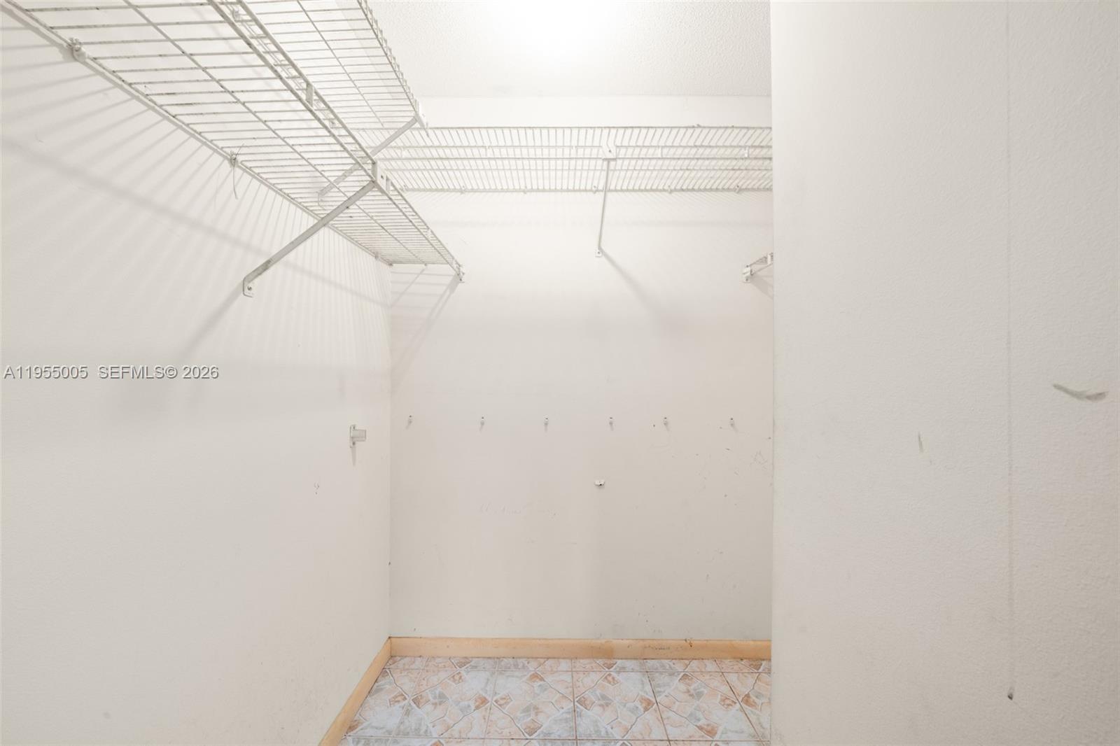 HIGHLAND TOWERS - Residential