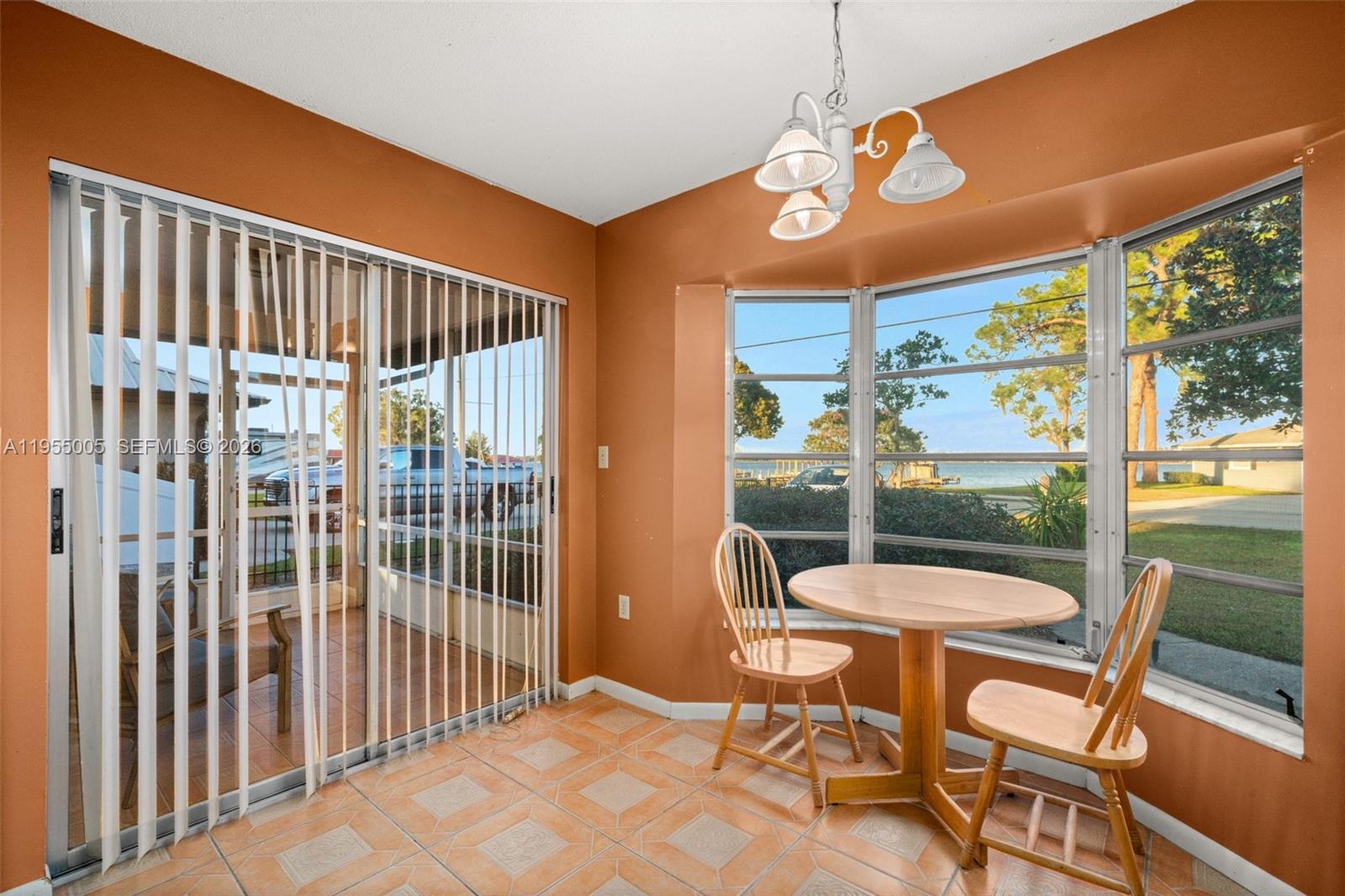 HIGHLAND TOWERS - Residential