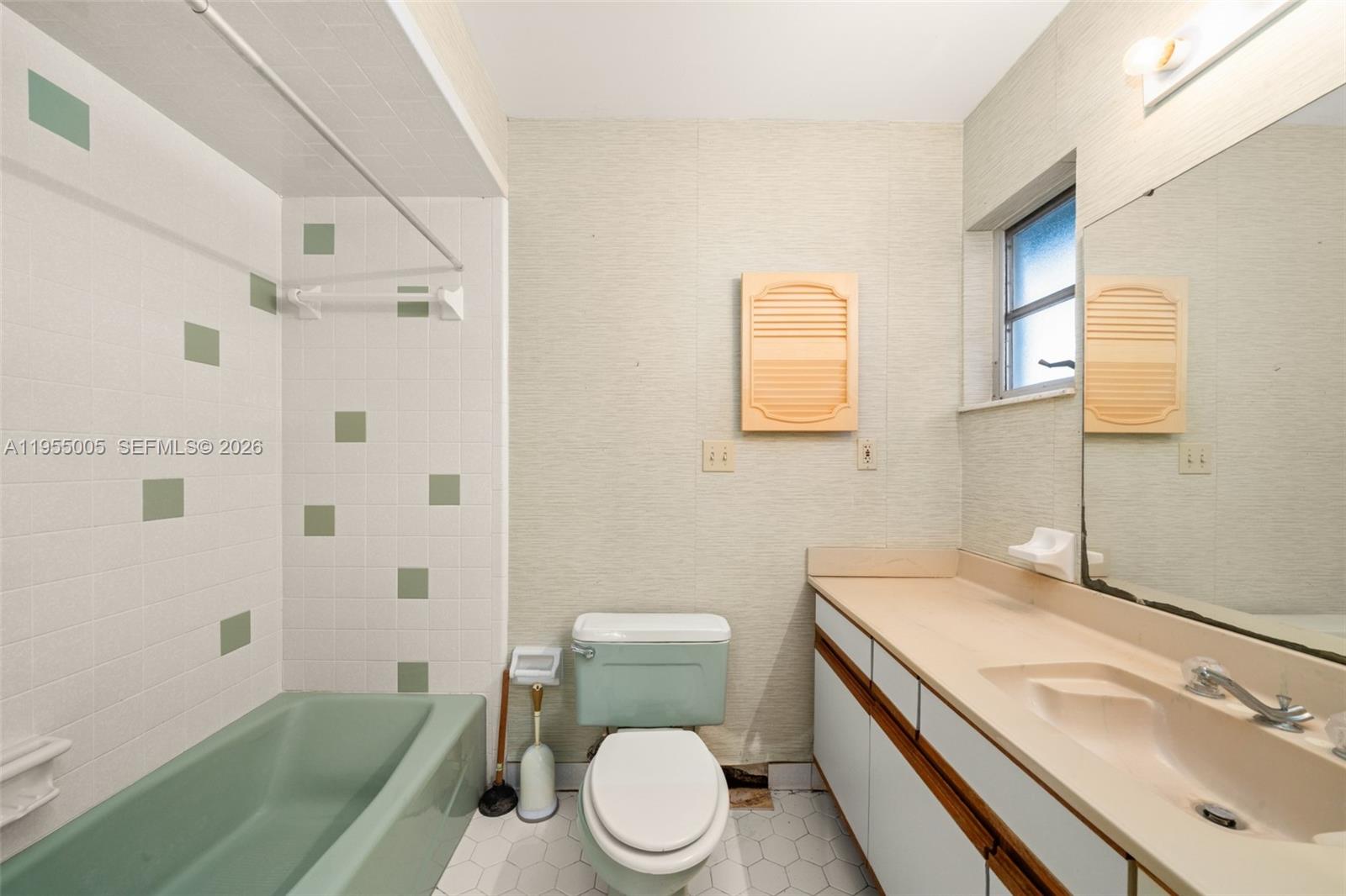 HIGHLAND TOWERS - Residential