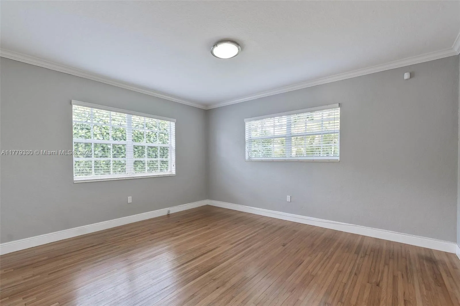 Miami, Florida 33155, United States, 2 Bedrooms Bedrooms, ,2 BathroomsBathrooms,Residential,Pending,105426