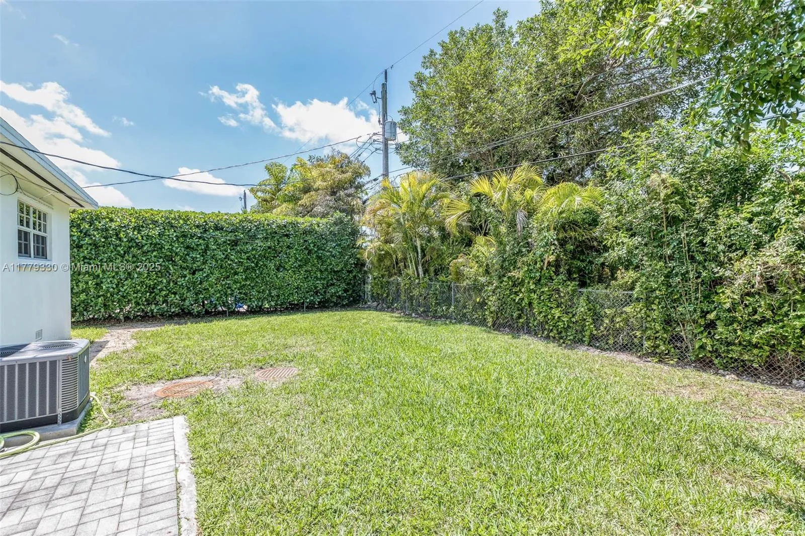 Miami, Florida 33155, United States, 2 Bedrooms Bedrooms, ,2 BathroomsBathrooms,Residential,Pending,105426