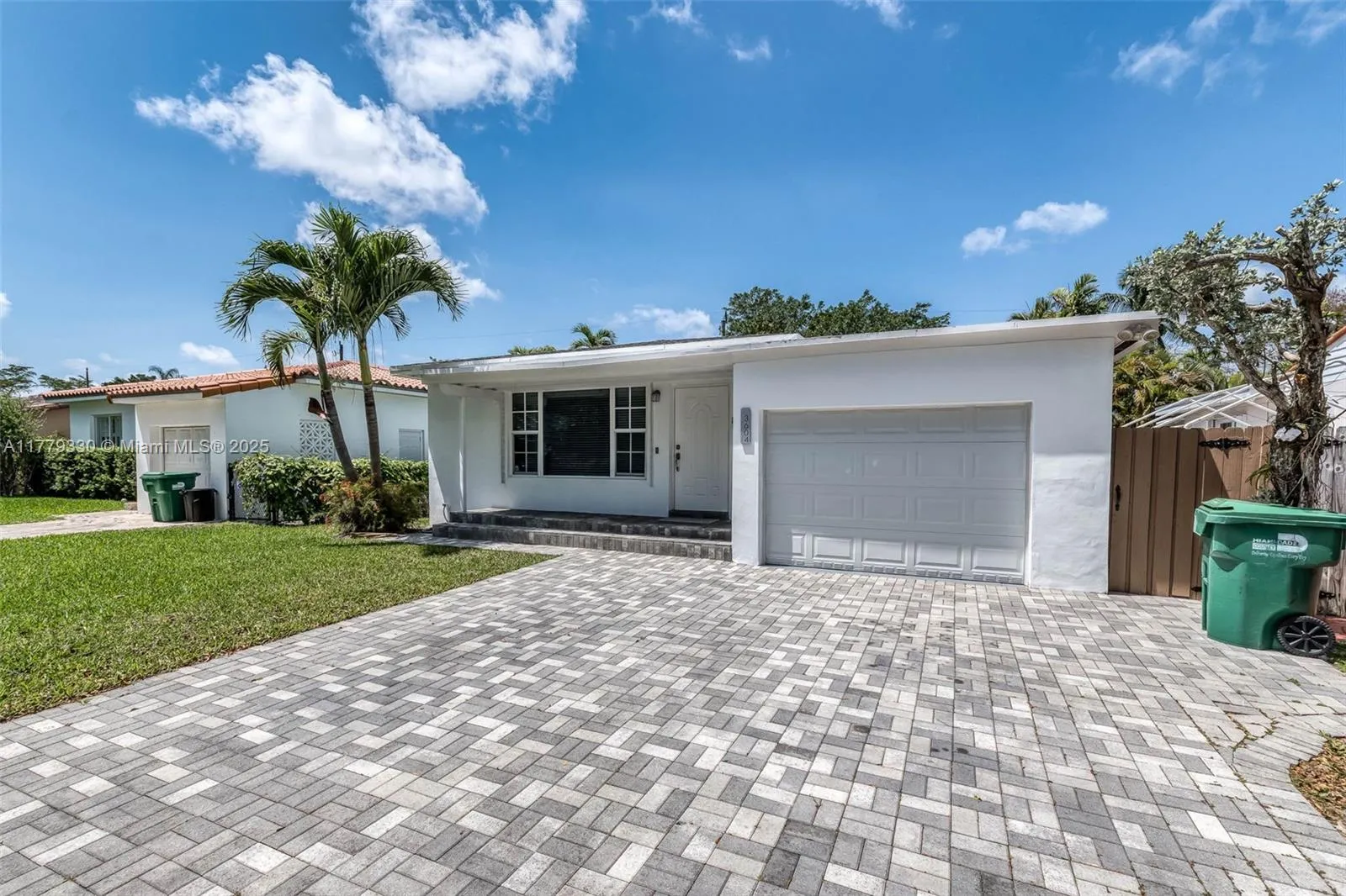 Miami, Florida 33155, United States, 2 Bedrooms Bedrooms, ,2 BathroomsBathrooms,Residential,Pending,105426