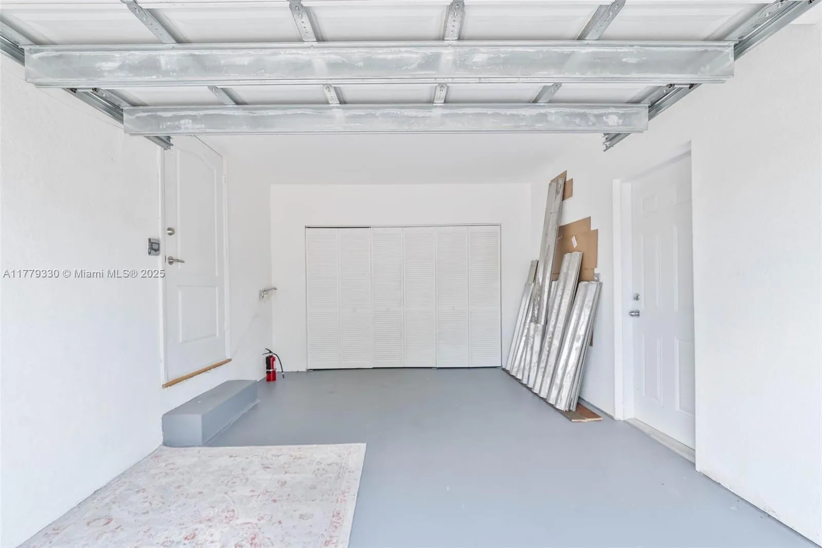 Miami, Florida 33155, United States, 2 Bedrooms Bedrooms, ,2 BathroomsBathrooms,Residential,Pending,105426