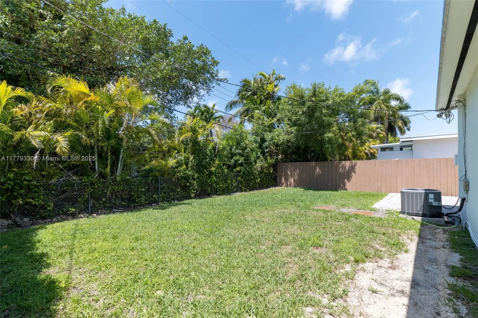 Miami, Florida 33155, United States, 2 Bedrooms Bedrooms, ,2 BathroomsBathrooms,Residential,Pending,105426