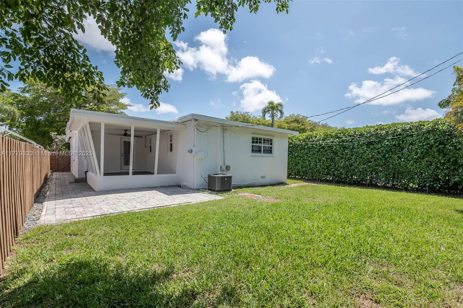 Miami, Florida 33155, United States, 2 Bedrooms Bedrooms, ,2 BathroomsBathrooms,Residential,Pending,105426