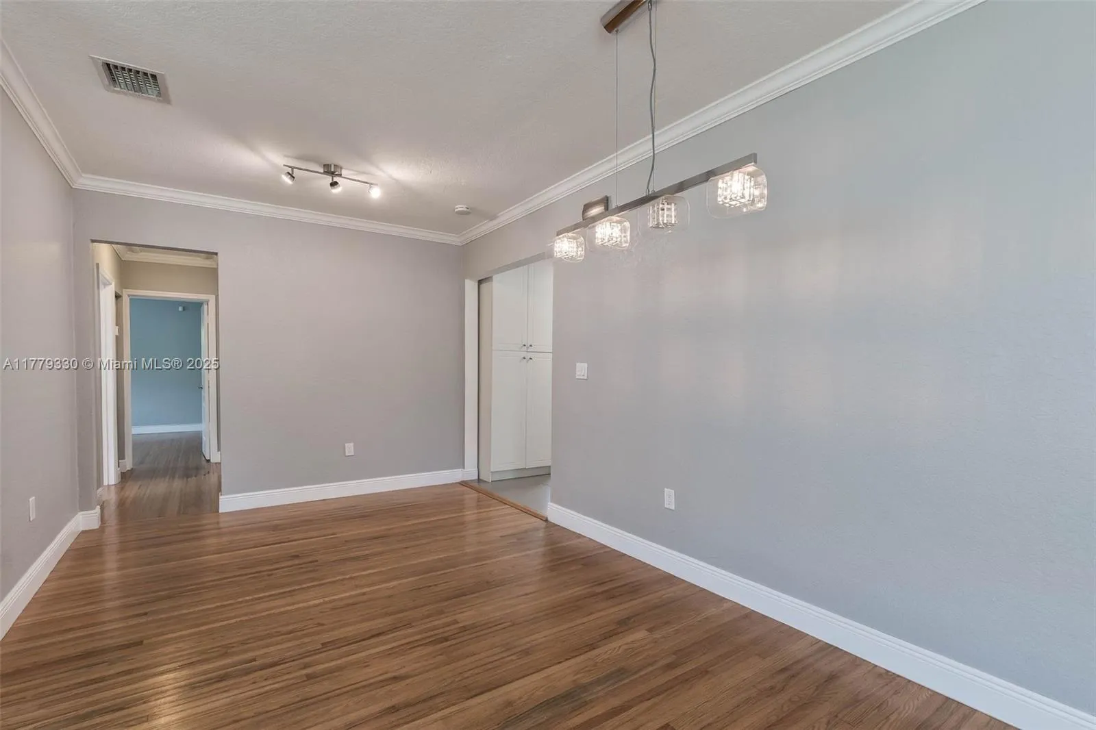 Miami, Florida 33155, United States, 2 Bedrooms Bedrooms, ,2 BathroomsBathrooms,Residential,Pending,105426