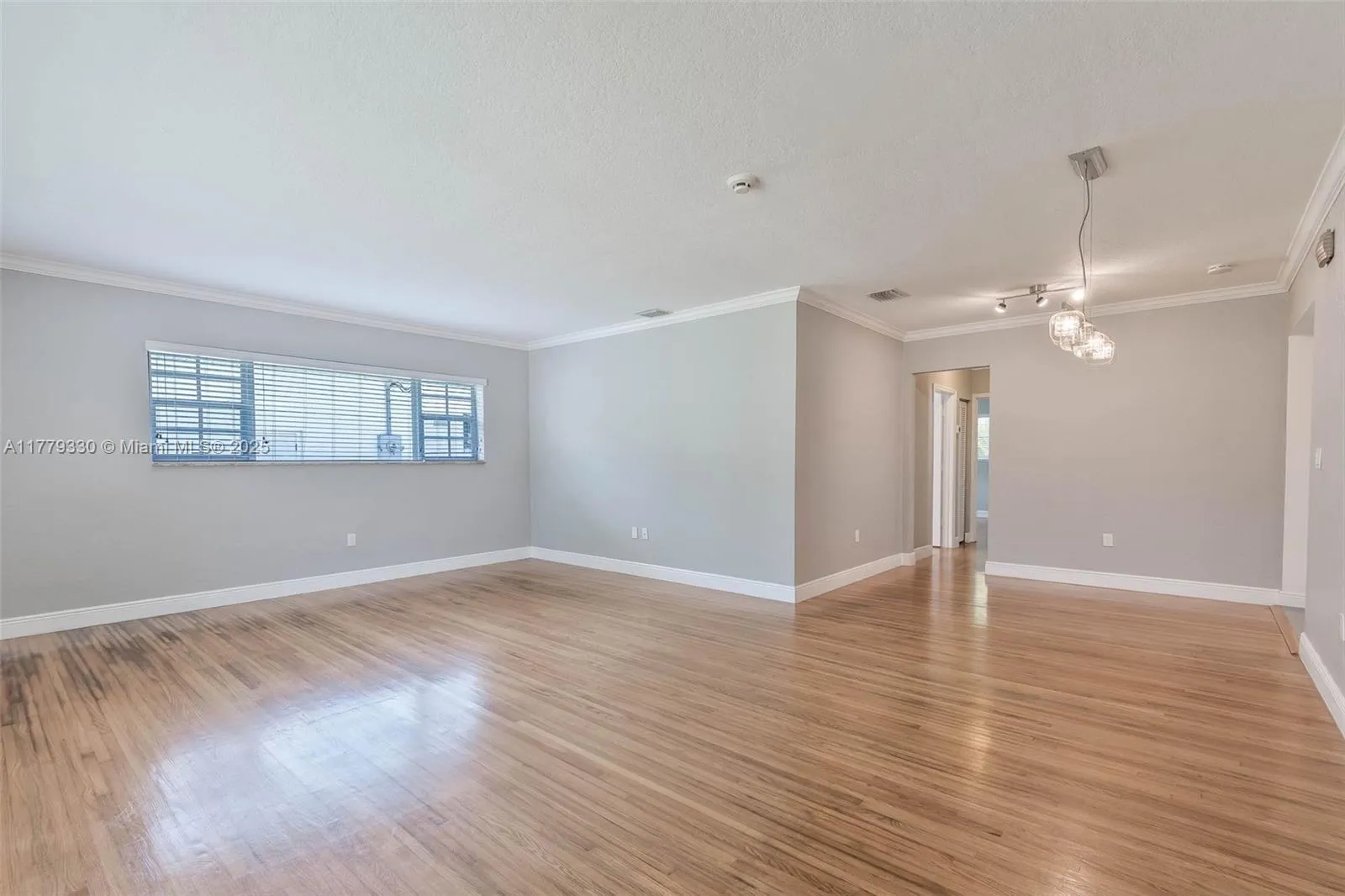 Miami, Florida 33155, United States, 2 Bedrooms Bedrooms, ,2 BathroomsBathrooms,Residential,Pending,105426