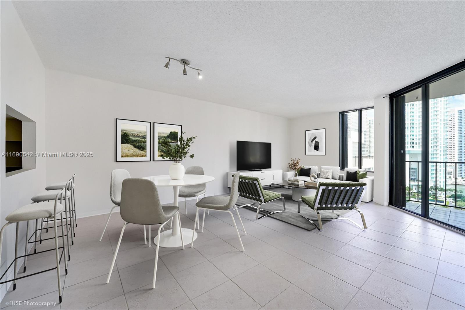 Property for Sale at 520 Brickell Key Dr A1812, Miami, Broward County, Florida - Bedrooms: 1 
Bathrooms: 2  - $395,000