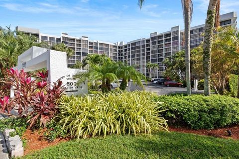 Condominium in Hallandale Beach FL 600 Parkview Dr Dr.jpg