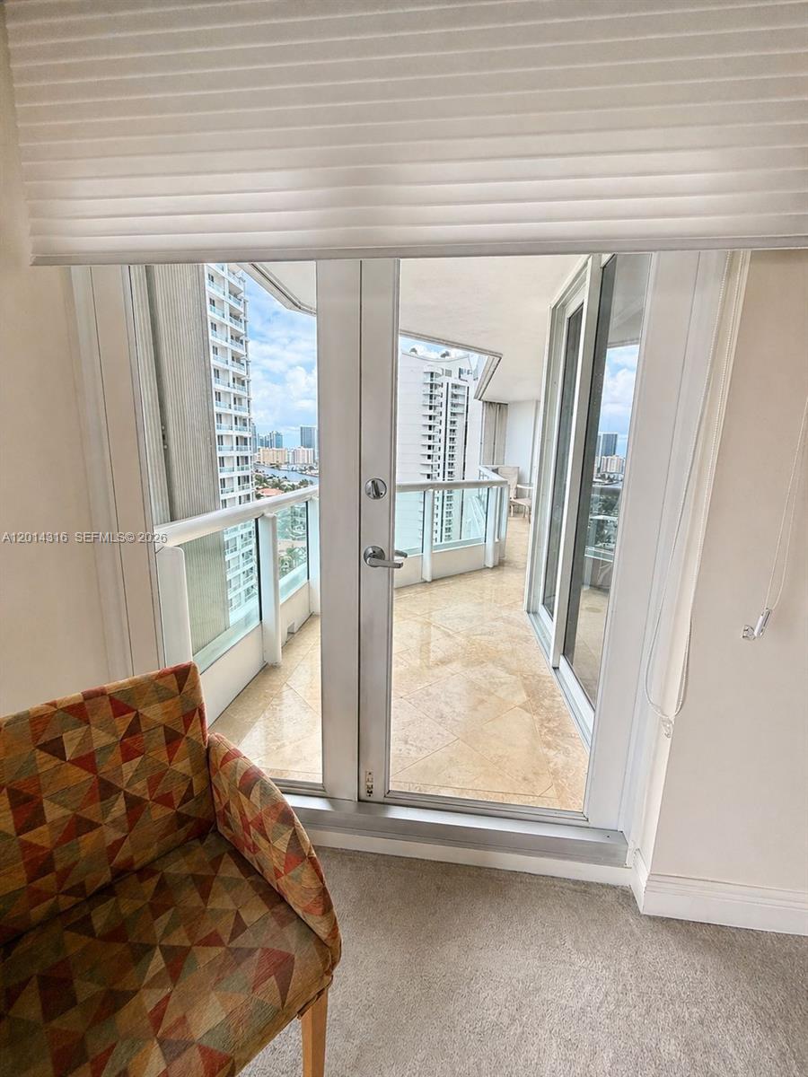 SOUTH TOWER AT THE POINT - Residential