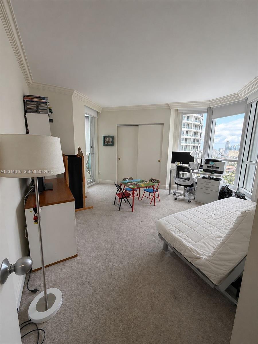 SOUTH TOWER AT THE POINT - Residential