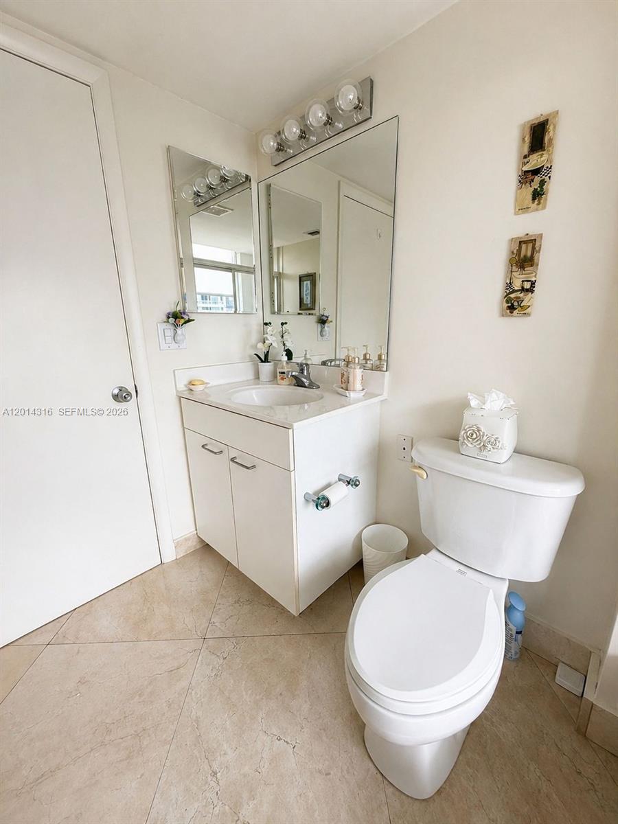 SOUTH TOWER AT THE POINT - Residential