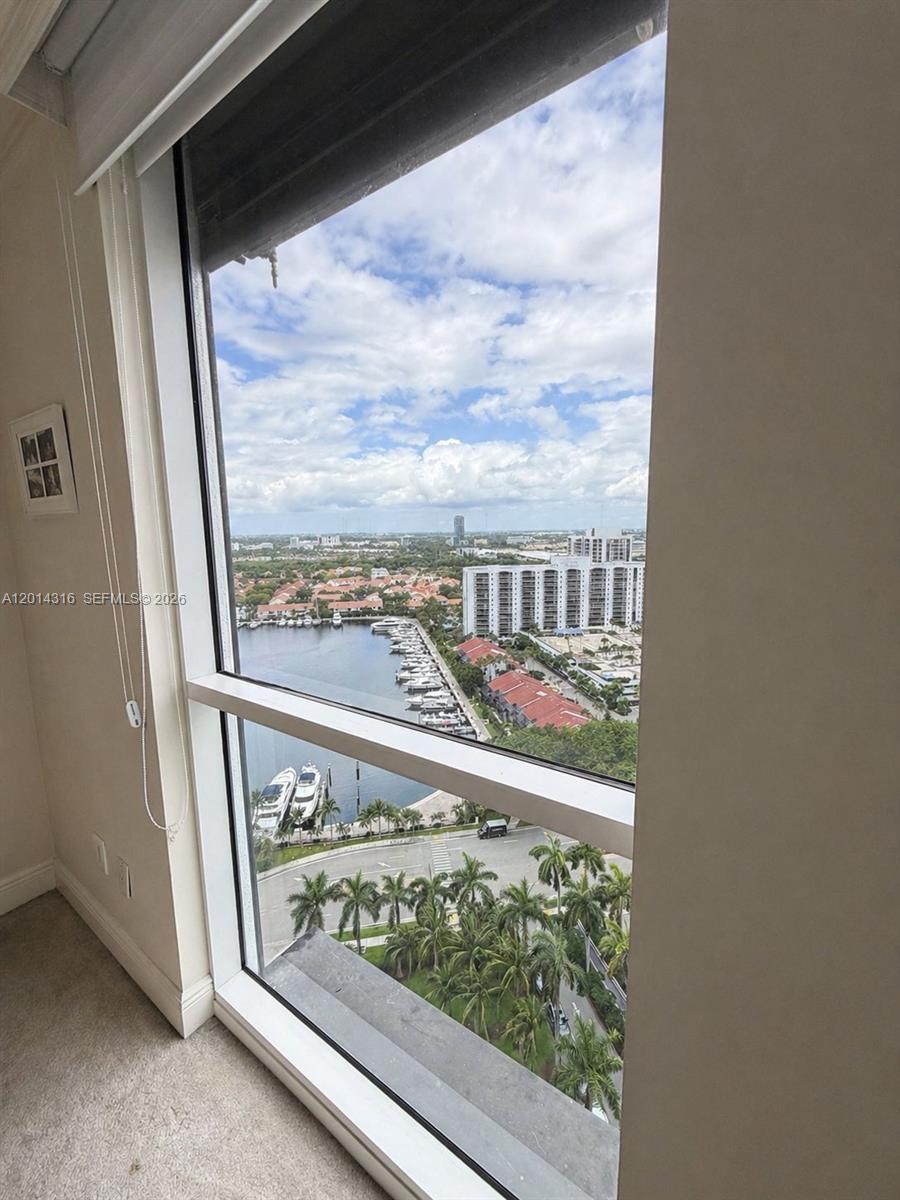 SOUTH TOWER AT THE POINT - Residential