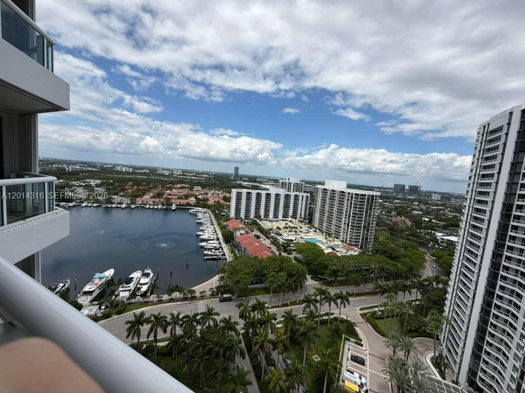 SOUTH TOWER AT THE POINT - Residential
