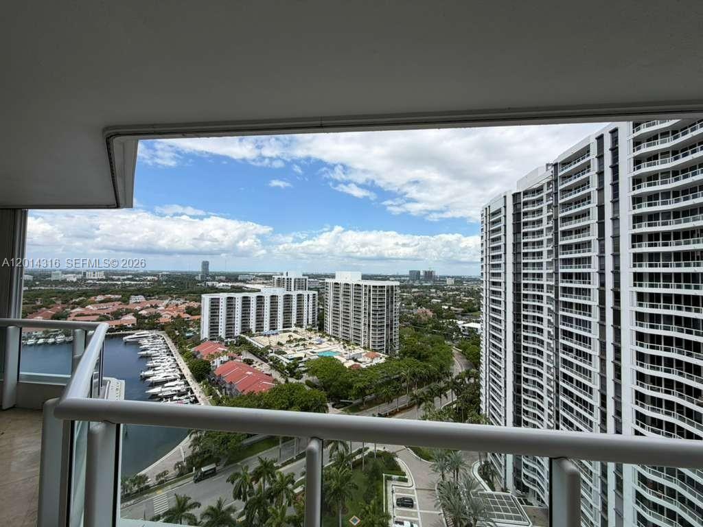 SOUTH TOWER AT THE POINT - Residential