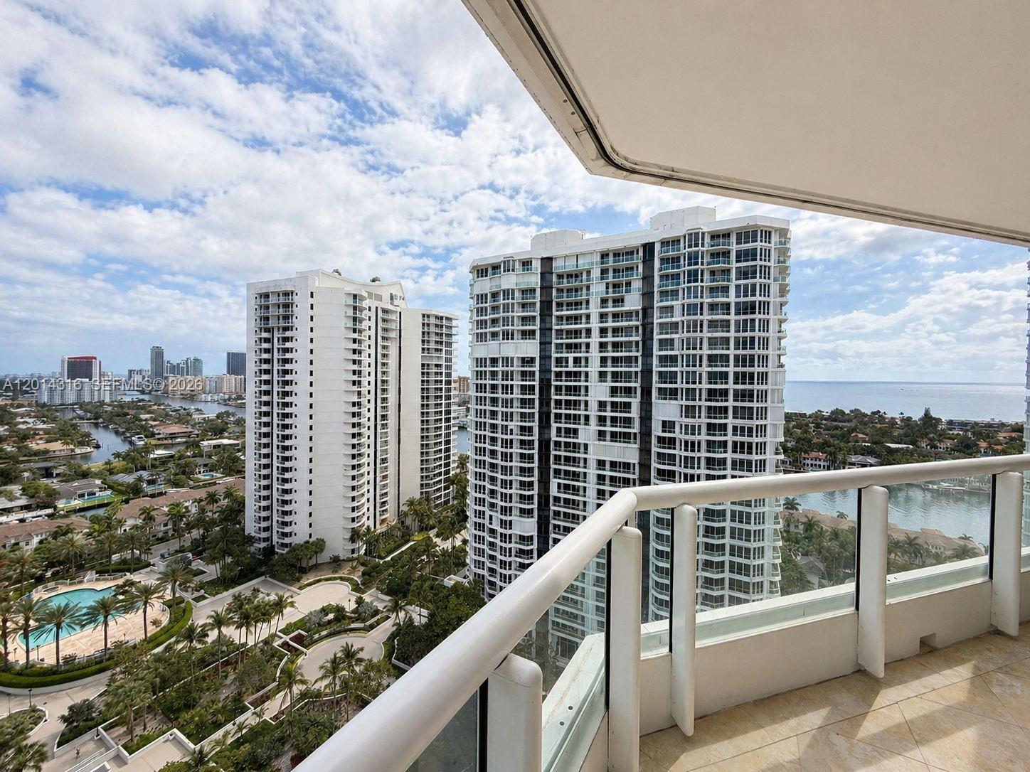 SOUTH TOWER AT THE POINT - Residential