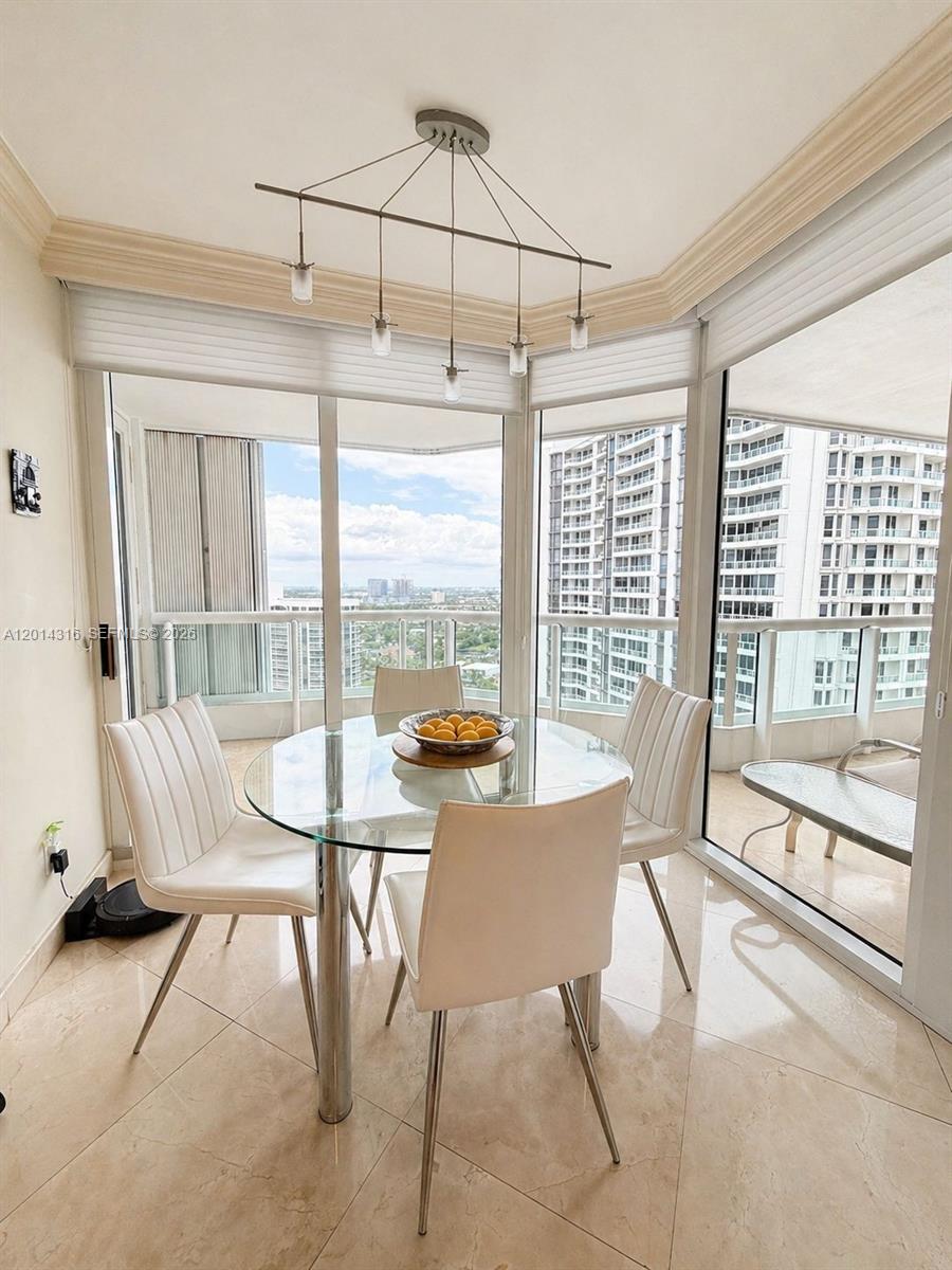 SOUTH TOWER AT THE POINT - Residential