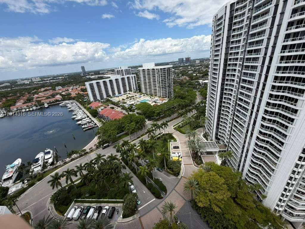 SOUTH TOWER AT THE POINT - Residential
