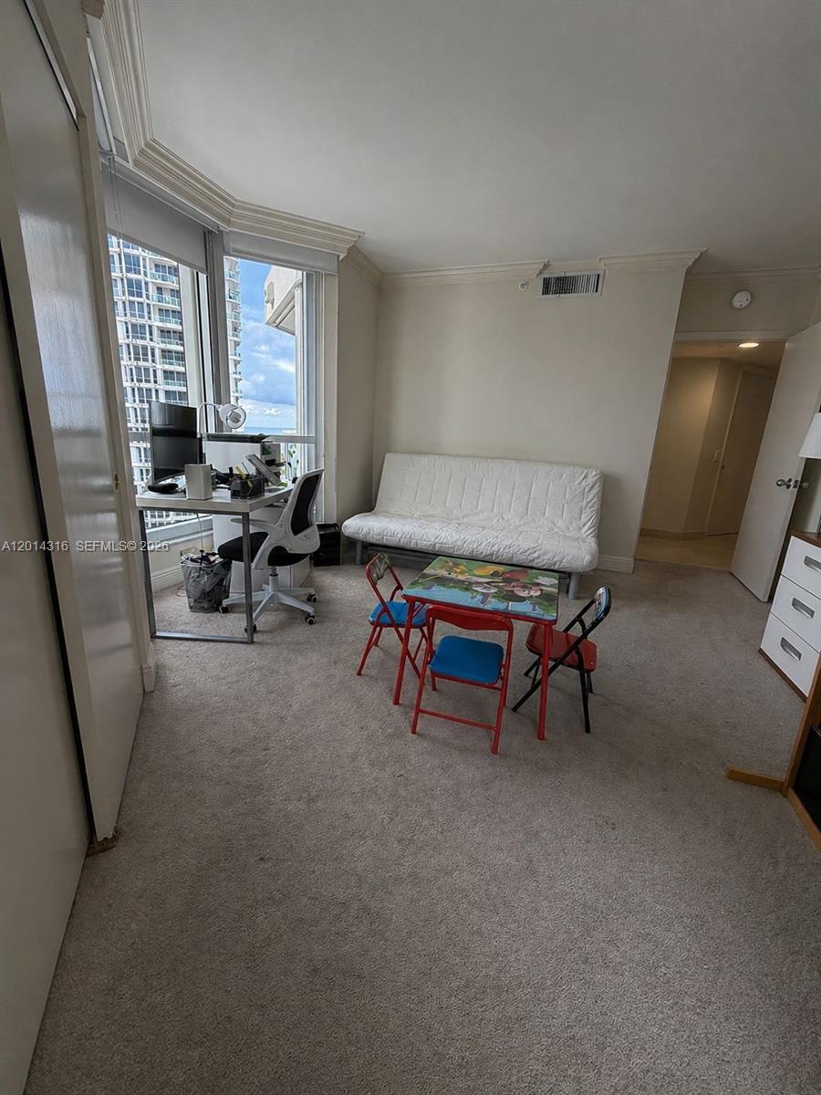 SOUTH TOWER AT THE POINT - Residential