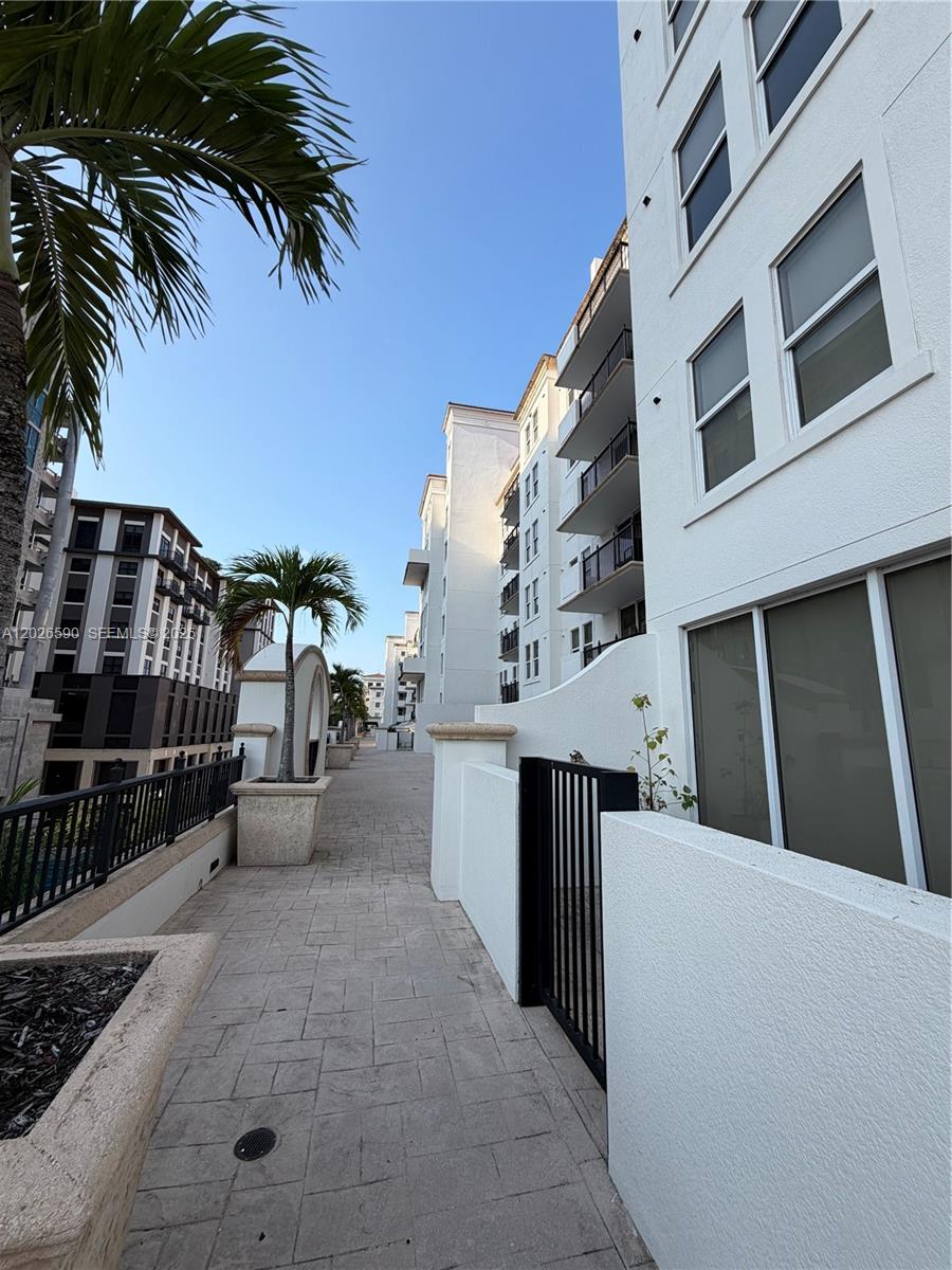 4100 Salzedo St 508