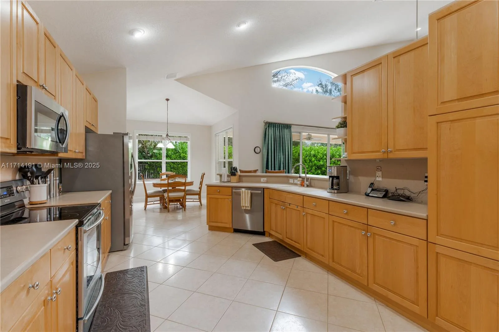 Coral Springs, Florida 33076, United States, 4 Bedrooms Bedrooms, ,3 BathroomsBathrooms,Residential,Active,24208