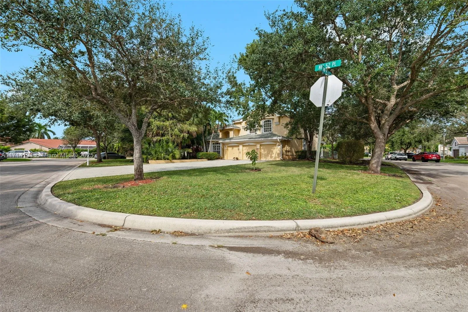 Coral Springs, Florida 33076, United States, 4 Bedrooms Bedrooms, ,3 BathroomsBathrooms,Residential,Active,24208