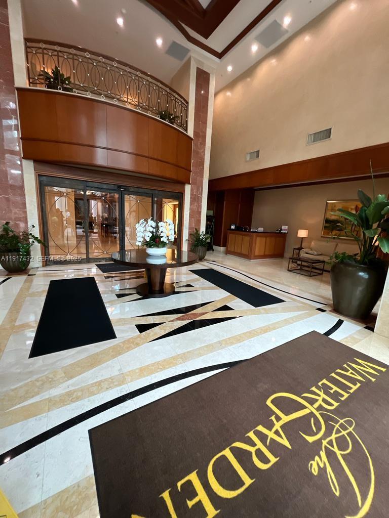 347 N New River Dr E 411