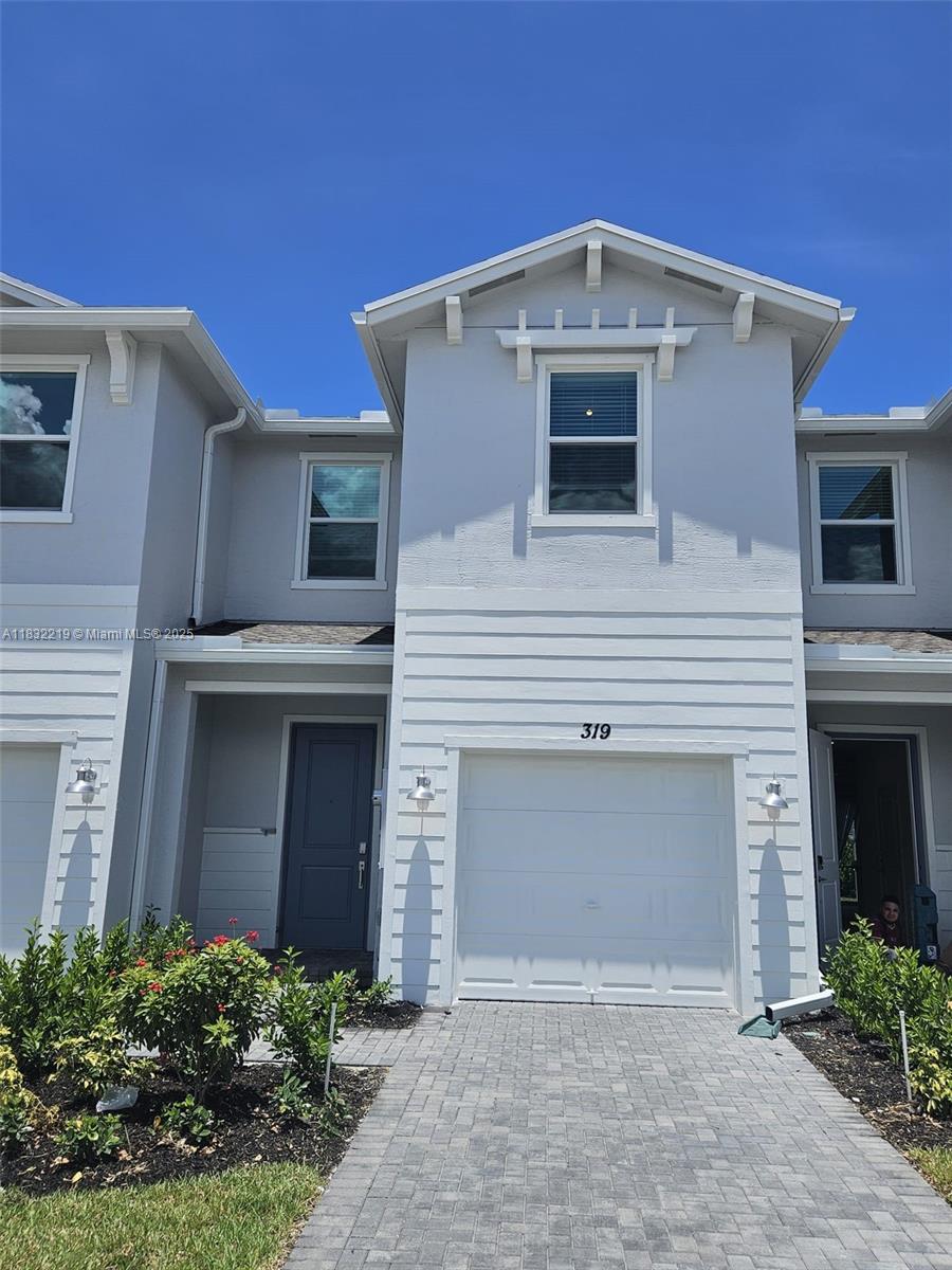 BRAND NEW 2-STORY - 3BED/2.5 BATH. OPEN DESIGN TOWNHOME IN VERANDA LANDING. THE NEWLY DEVELOPED GATED COMMUNITY BY LENNAR IN PORT ST. LUCIE. AMOUNT FIRST FLOOR KITCHEN, WITH SS APPLIANCES GE PACKAGES. INCLUDED A SMOOTH TOP RANGE AND QUARTZ COUNTERTOPS. LAMINATE FLOORS. THE OPEN-CONCEPT DESIGN PROVIDES AMPLE NATURAL LIGTH THROUGHOUT THE HOME. FAMILY FRIENDLY ATMPOSPHERE. THE COMMUNITY IS NEAR COVENIENT THOROUGHFARES INCLUING I-95 AN FLORIDA´s TURNPIKE. CLOSE TO MEDICAL CENTER, PUBLIC AND PRIVATE SCHOOLS, MARINAS, DINNING, SHOPPING, STATE PARKS, GOLF COURSES, BEACHES AND MORE! DON´T MISS THE OPPORTUNITY TO CALL THIS EXCEPTIONAL HOUSE YOUR NEW HOME!