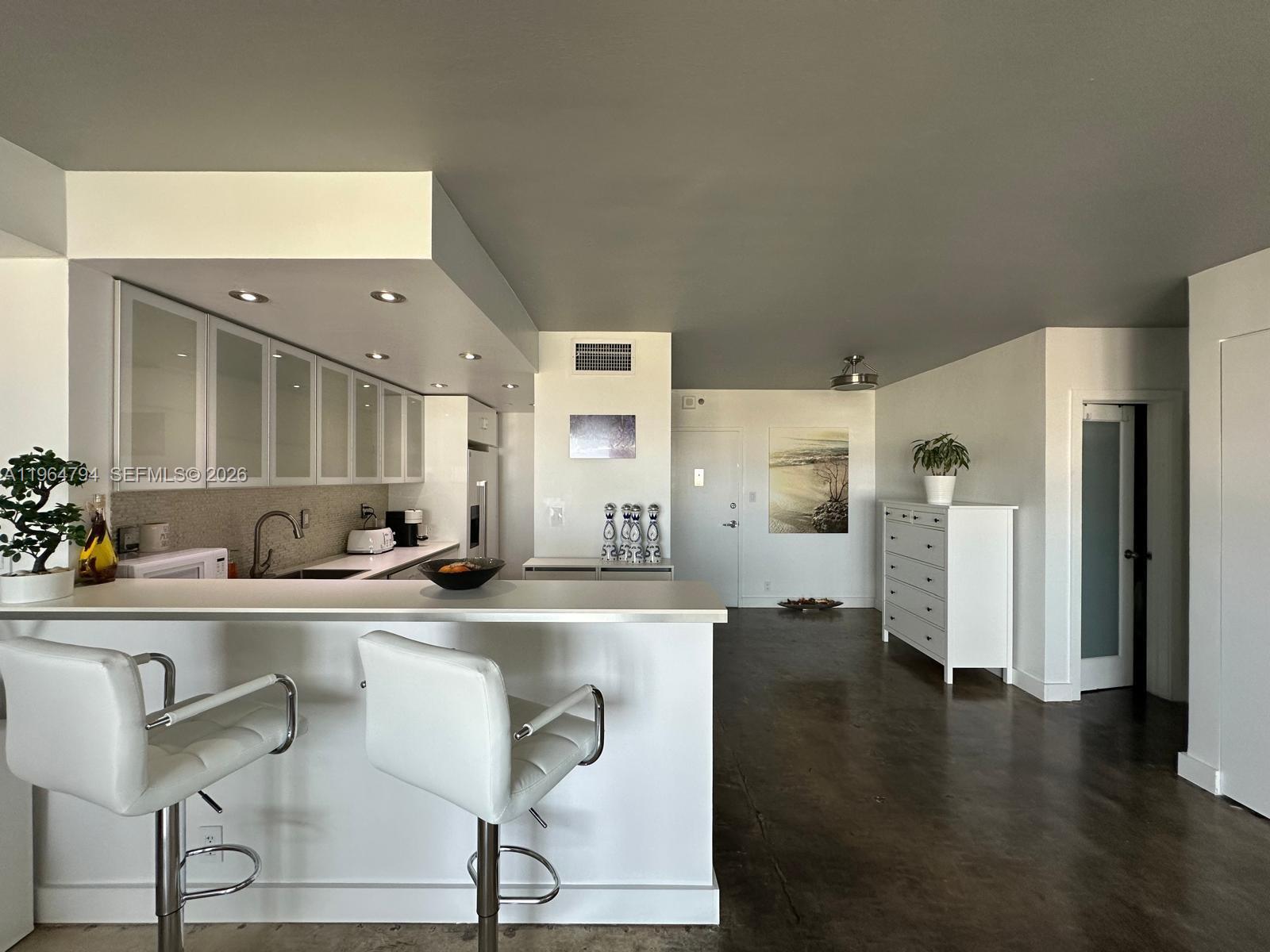 MIRADOR 1000 CONDO - Residential