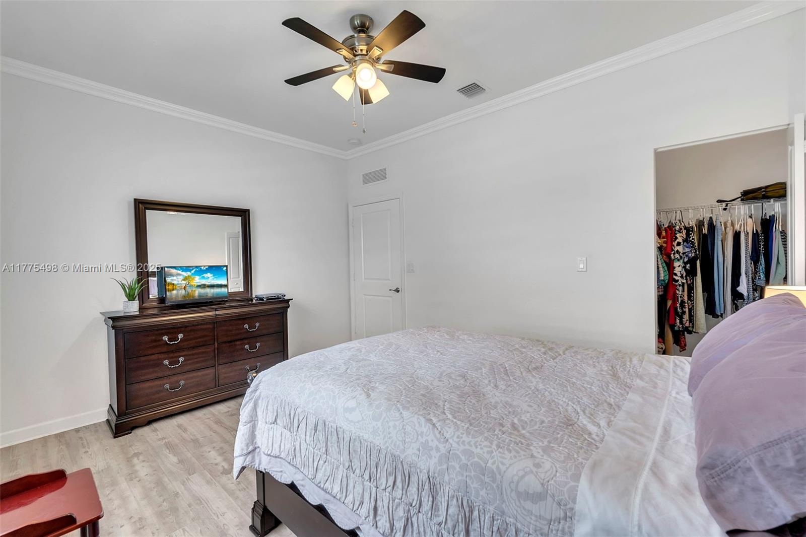 VILHEN DRIVE ESTATES - Residential
