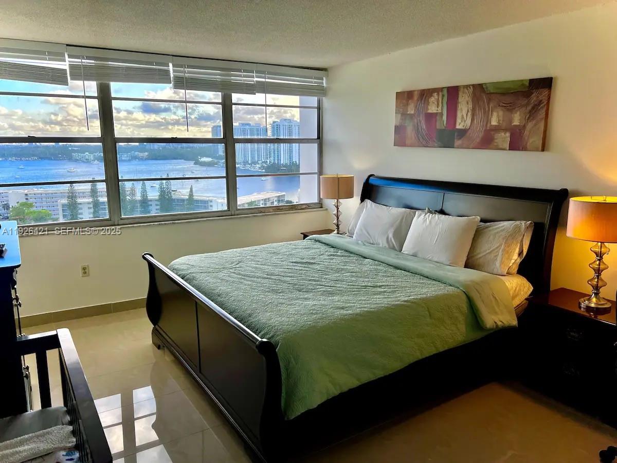 DEL PRADO CONDO - Residential Lease