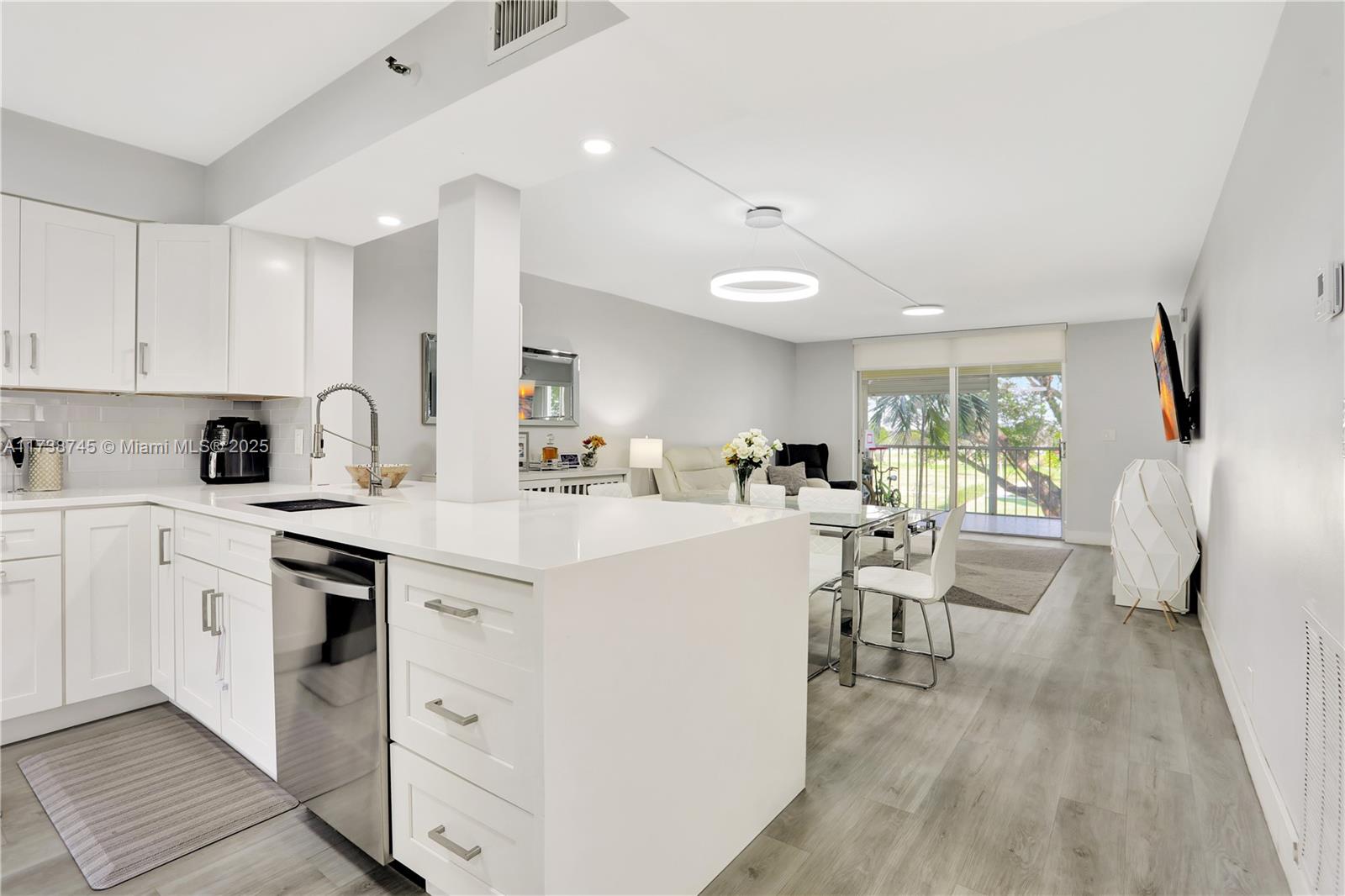4570 Nw 18th Ave 310, Deerfield Beach, Broward County, Florida - 2 Bedrooms  
2 Bathrooms - 