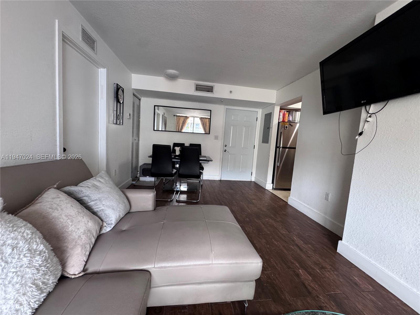 SAN LORENZO CONDO - Residential