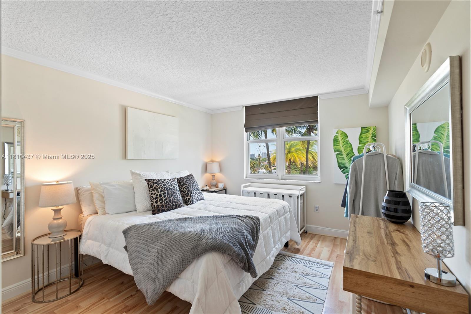 THE ASTON CONDO - Residential