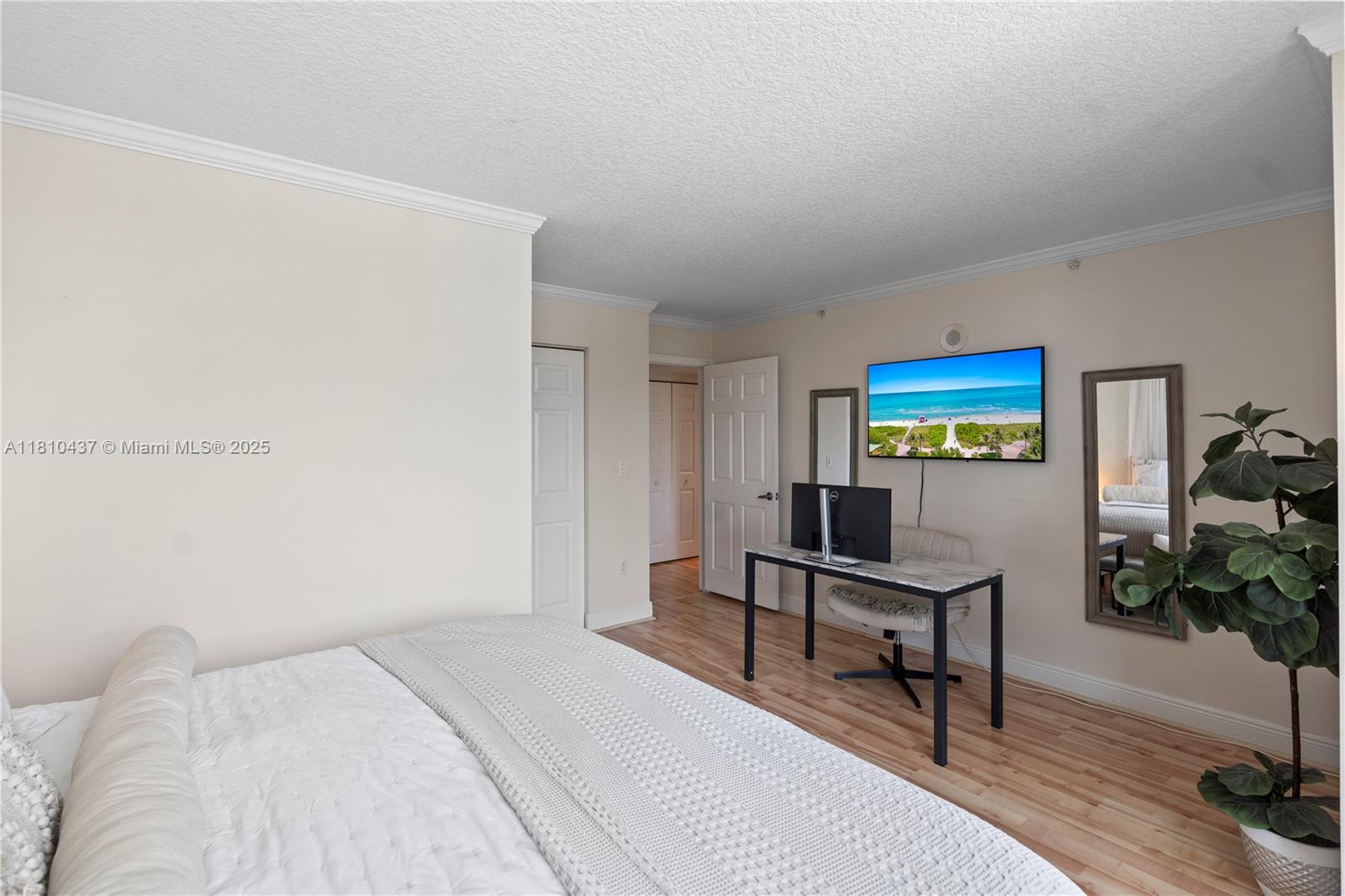 THE ASTON CONDO - Residential