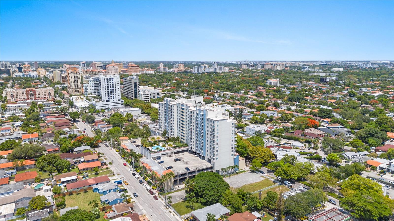 THE ASTON CONDO - Residential