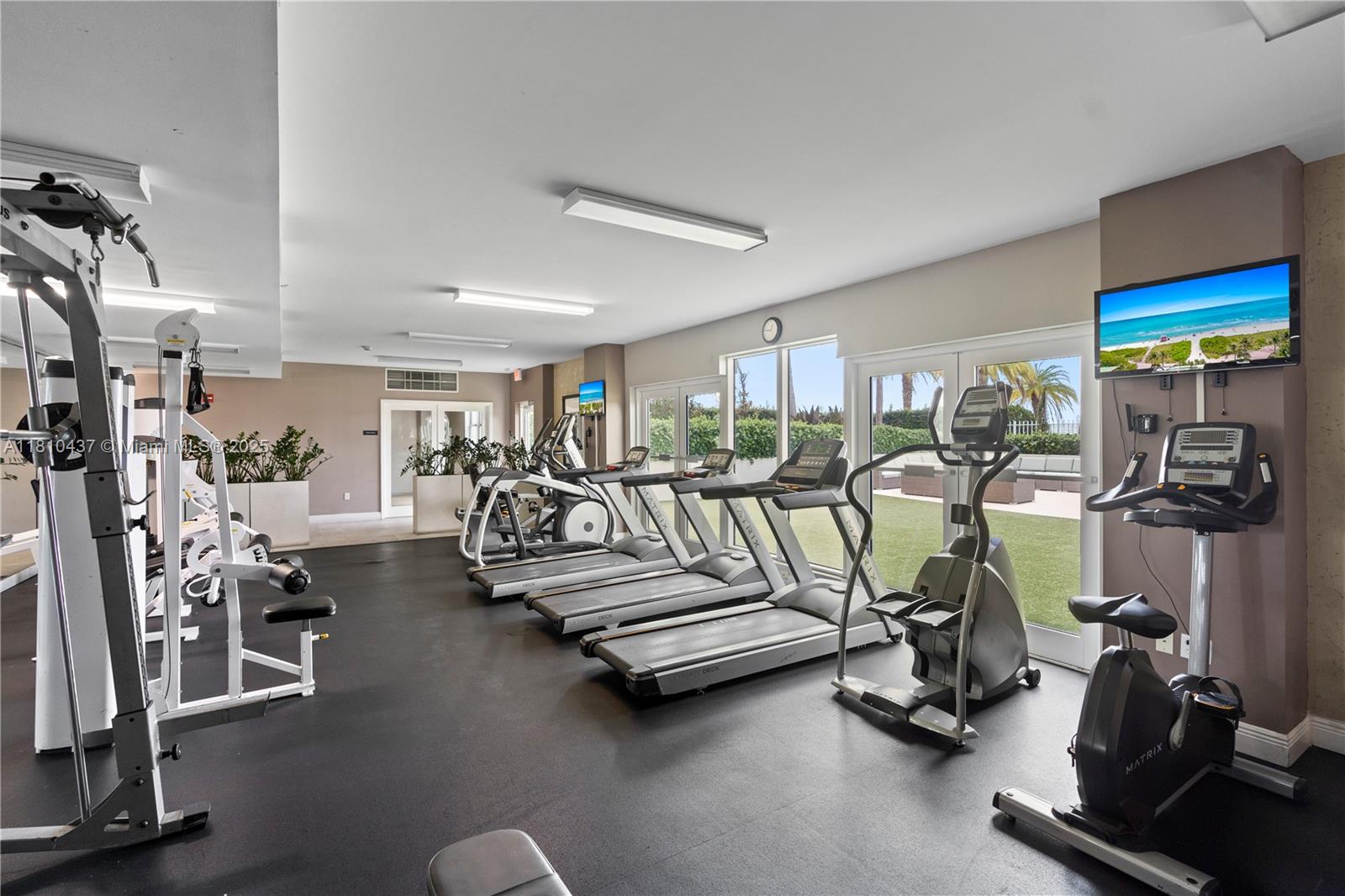 THE ASTON CONDO - Residential