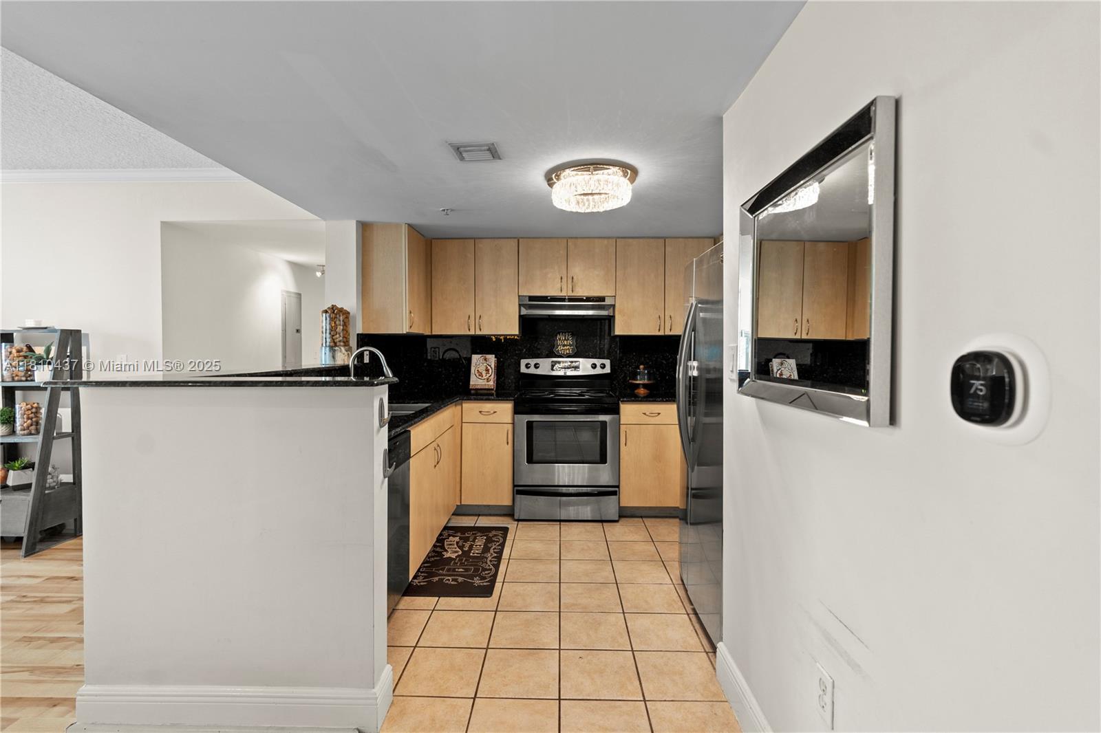 THE ASTON CONDO - Residential