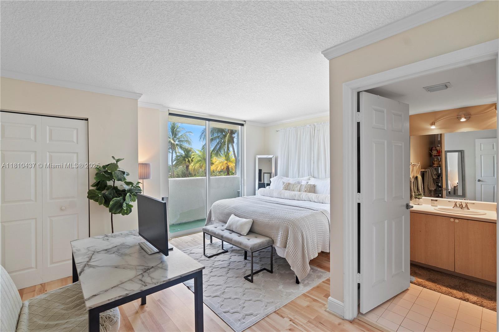 THE ASTON CONDO - Residential